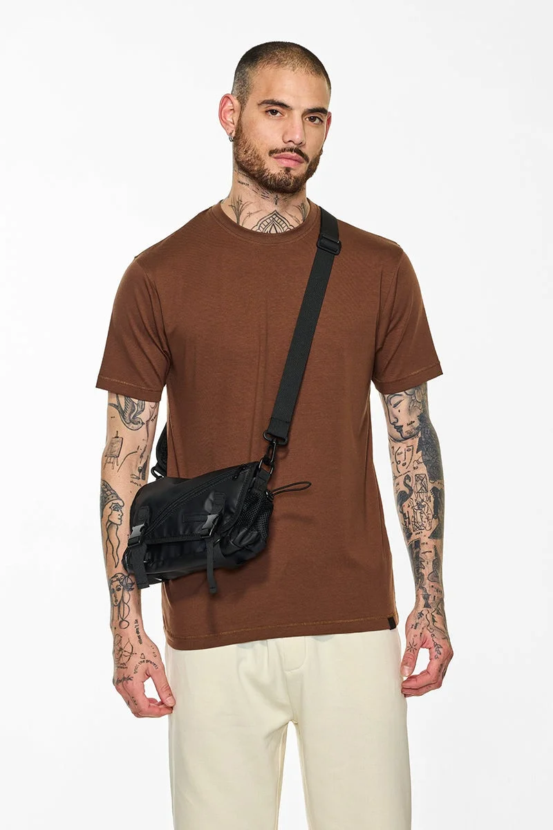 سنيتش تيشيرت سليم فيت سادة بني من كور لاب